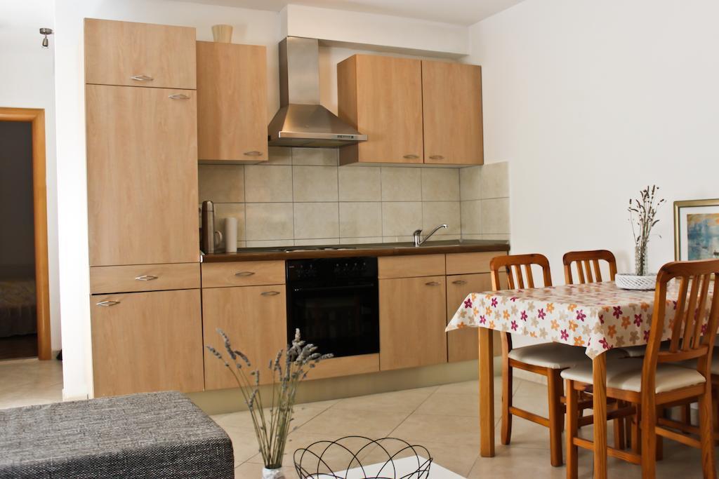 Apartment Leona Split Room photo